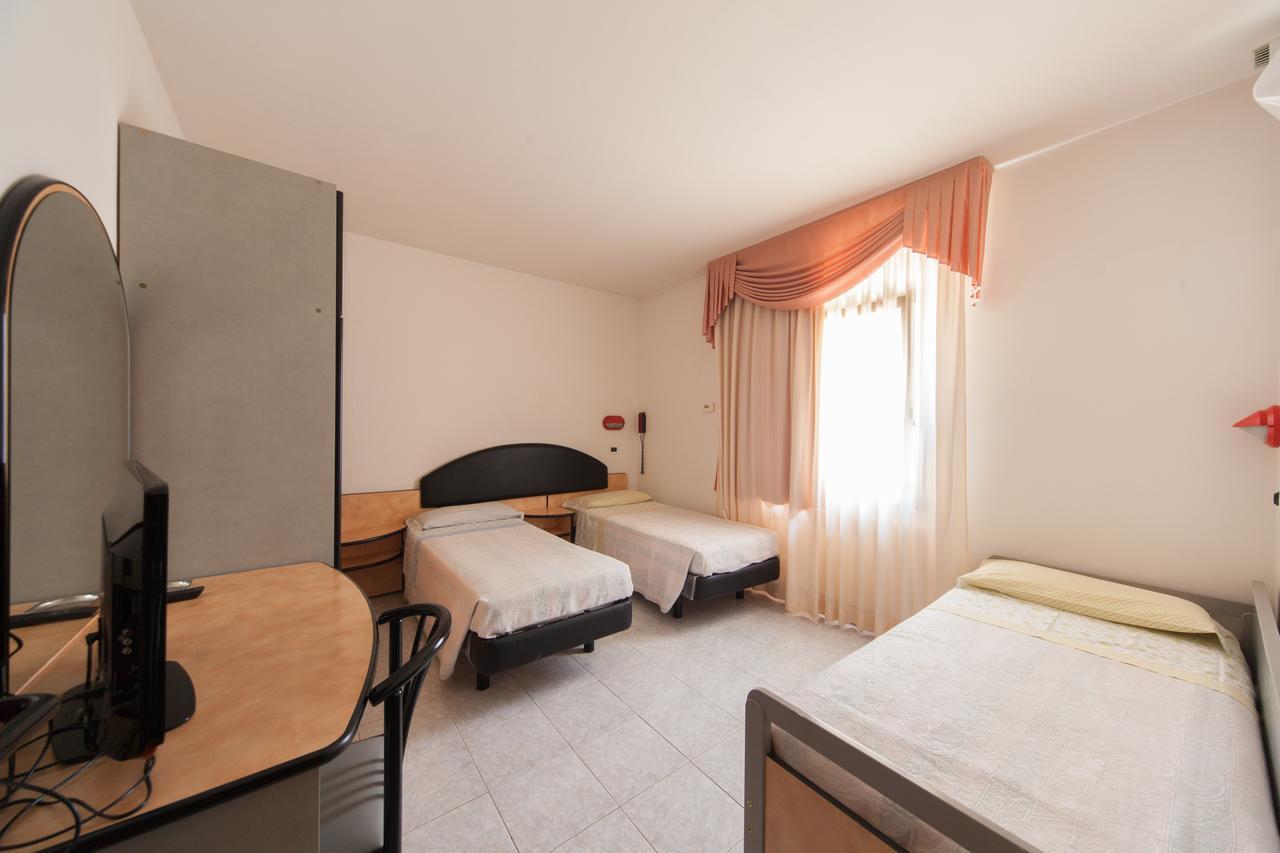Hotel Ulisse Carpegna Bagian luar foto